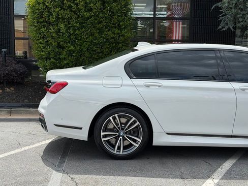 Used 2021 BMW 750i xDrive w/ M Sport Package AWD/4WD image 22