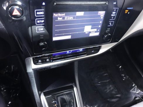 Used 2018 Toyota Corolla LE w/ Carpet Mat Package (TMS) FWD image 15