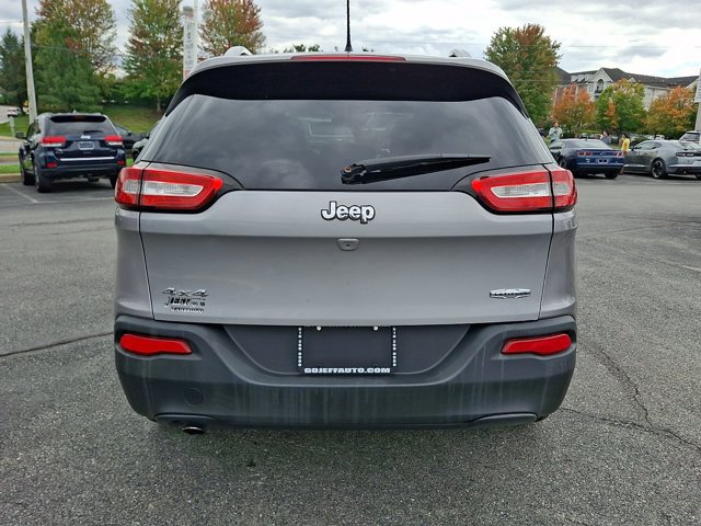 Used 2016 Jeep Cherokee Latitude AWD/4WD image 7