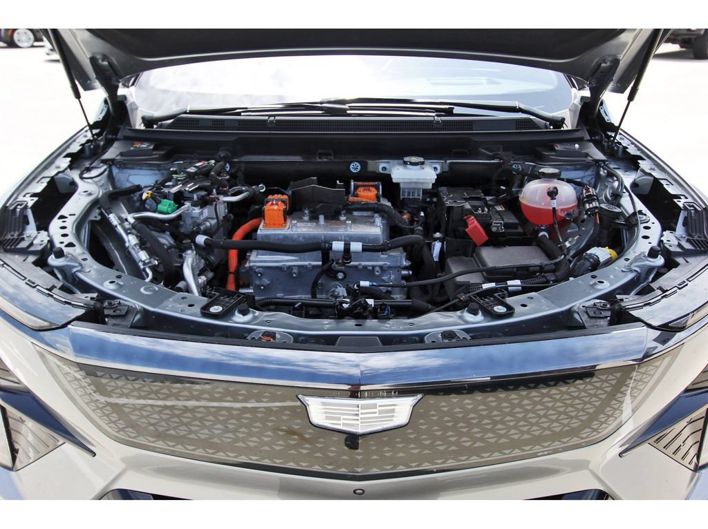 Certified 2025 Cadillac Optiq Sport 2 AWD/4WD image 31