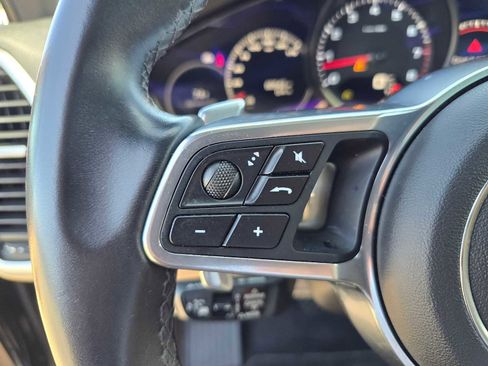 Used 2019 Porsche Cayenne AWD/4WD image 25
