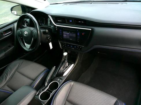 Used 2019 Toyota Corolla SE image 19