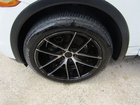 Used 2014 Porsche Cayenne AWD/4WD image 15