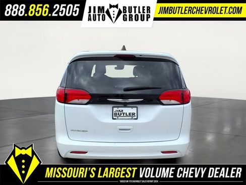 Used 2024 Chrysler Voyager LX FWD image 18
