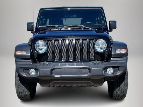 Used 2019 Jeep Wrangler Unlimited Sport S image 3