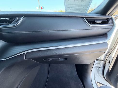 Used 2025 Jeep Grand Cherokee L Laredo w/ Luxury Tech Group I image 19