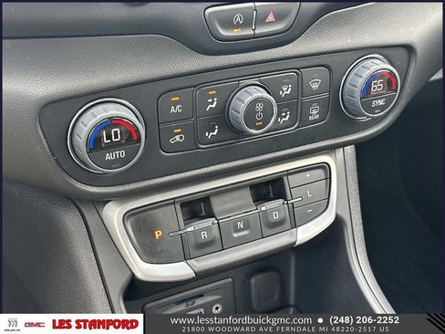 Used 2023 GMC Terrain SLT AWD/4WD image 31