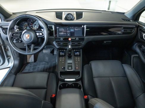 Certified 2026 Porsche Macan AWD/4WD image 25