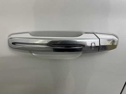 Used 2017 Cadillac Escalade Platinum image 43