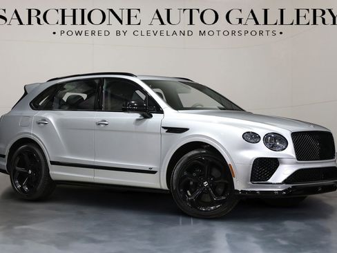 Used 2022 Bentley Bentayga image 1