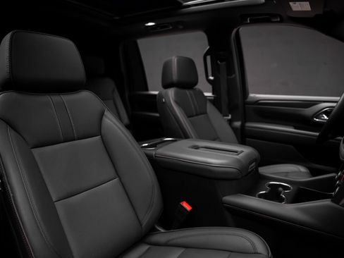 Used 2024 Chevrolet Suburban RST w/ Luxury Package image 57