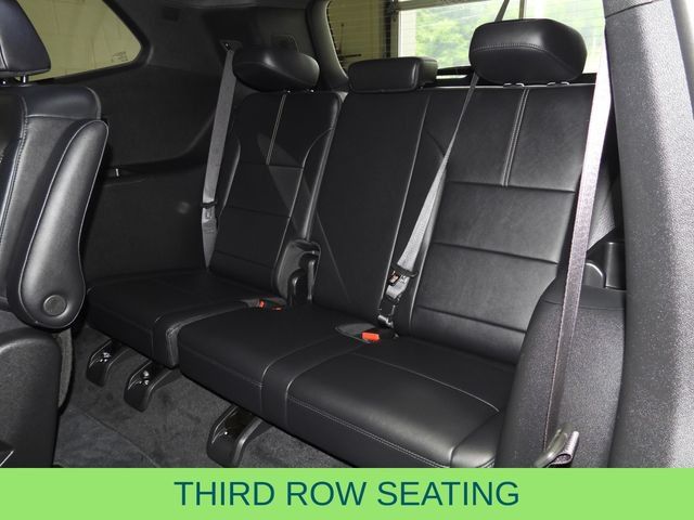 Certified 2026 GMC Acadia Elevation w/ Elevation Premium Package AWD/4WD image 2