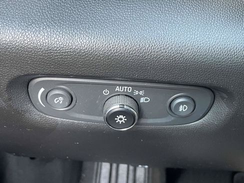 Used 2021 Chevrolet Traverse LT w/ LT Premium Package AWD/4WD image 36