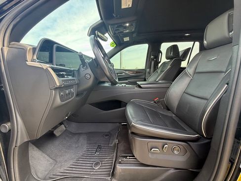 Certified 2024 Cadillac Escalade Premium Luxury w/ Performance Package AWD/4WD image 29