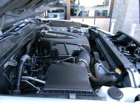 Used 2017 Toyota Tacoma TRD Off-Road w/ Tow Package (A/T) image 22