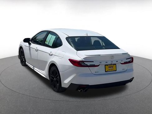 Used 2025 Toyota Camry SE image 11