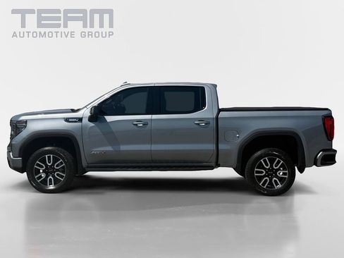 Used 2025 GMC Sierra 1500 AT4 w/ AT4 Premium Package AWD/4WD image 4