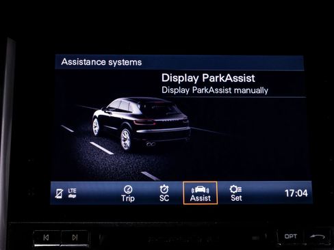 Used 2017 Porsche Macan Turbo image 32