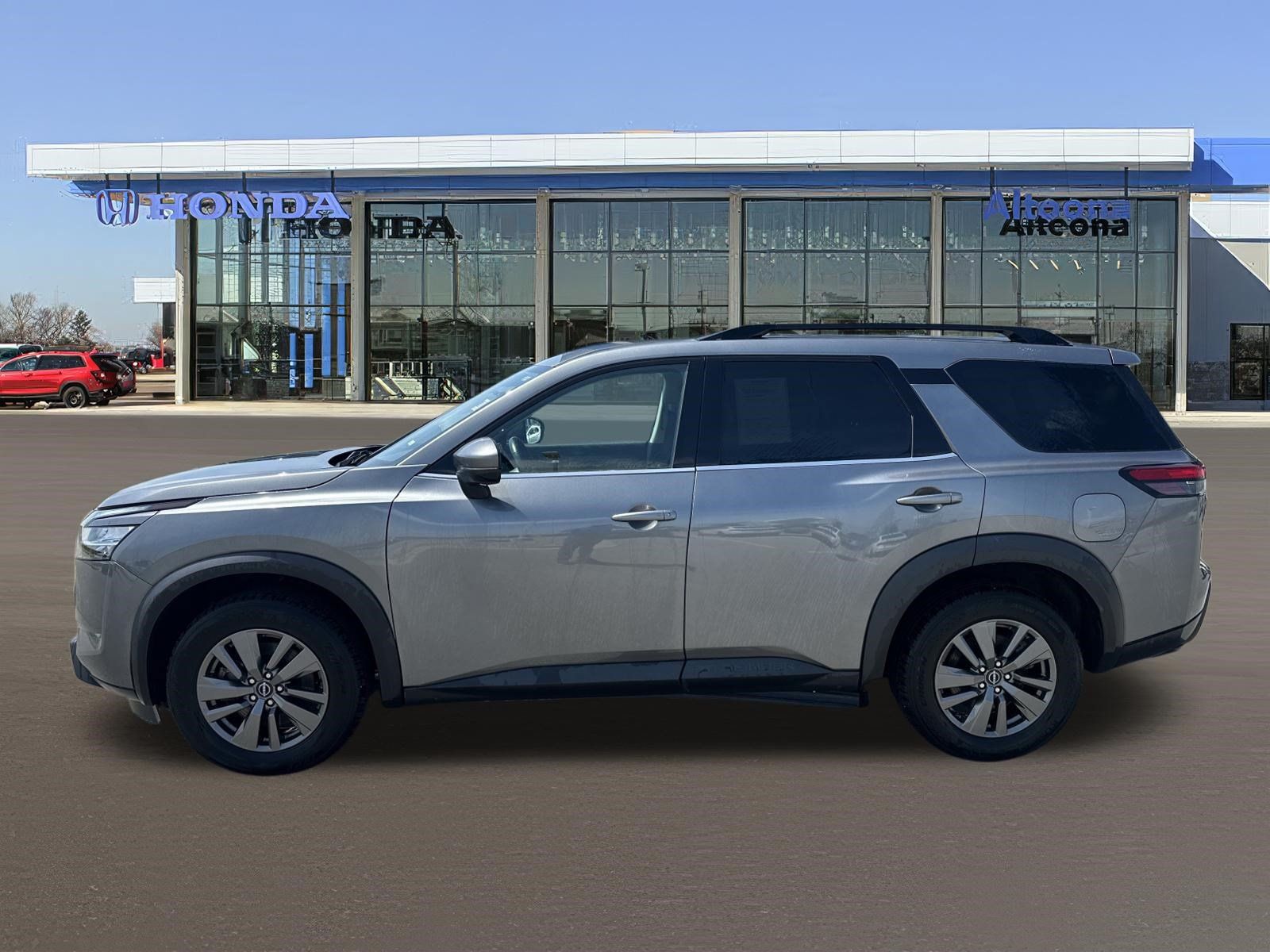 Used 2022 Nissan Pathfinder SV AWD/4WD image 2