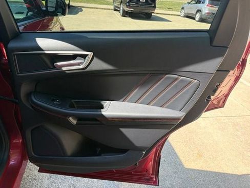 Used 2021 Ford Edge ST-Line AWD/4WD image 25