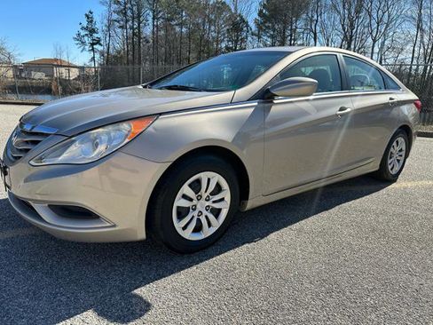Used 2012 Hyundai Sonata GLS image 1