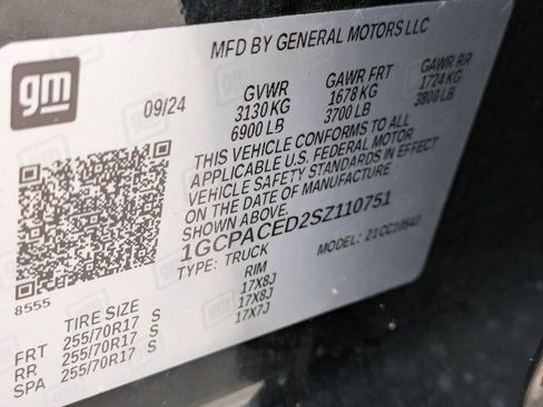 Used 2025 Chevrolet Silverado 1500 LT image 32