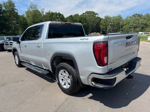 Used 2019 GMC Sierra 1500 SLE w/ Remote Start Package AWD/4WD image 3
