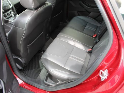 Used 2014 Ford Focus SE w/ Equipment Group 201A image 7