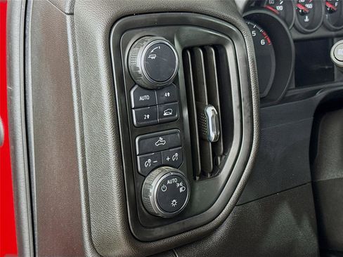 Used 2024 Chevrolet Silverado 1500 Custom image 12