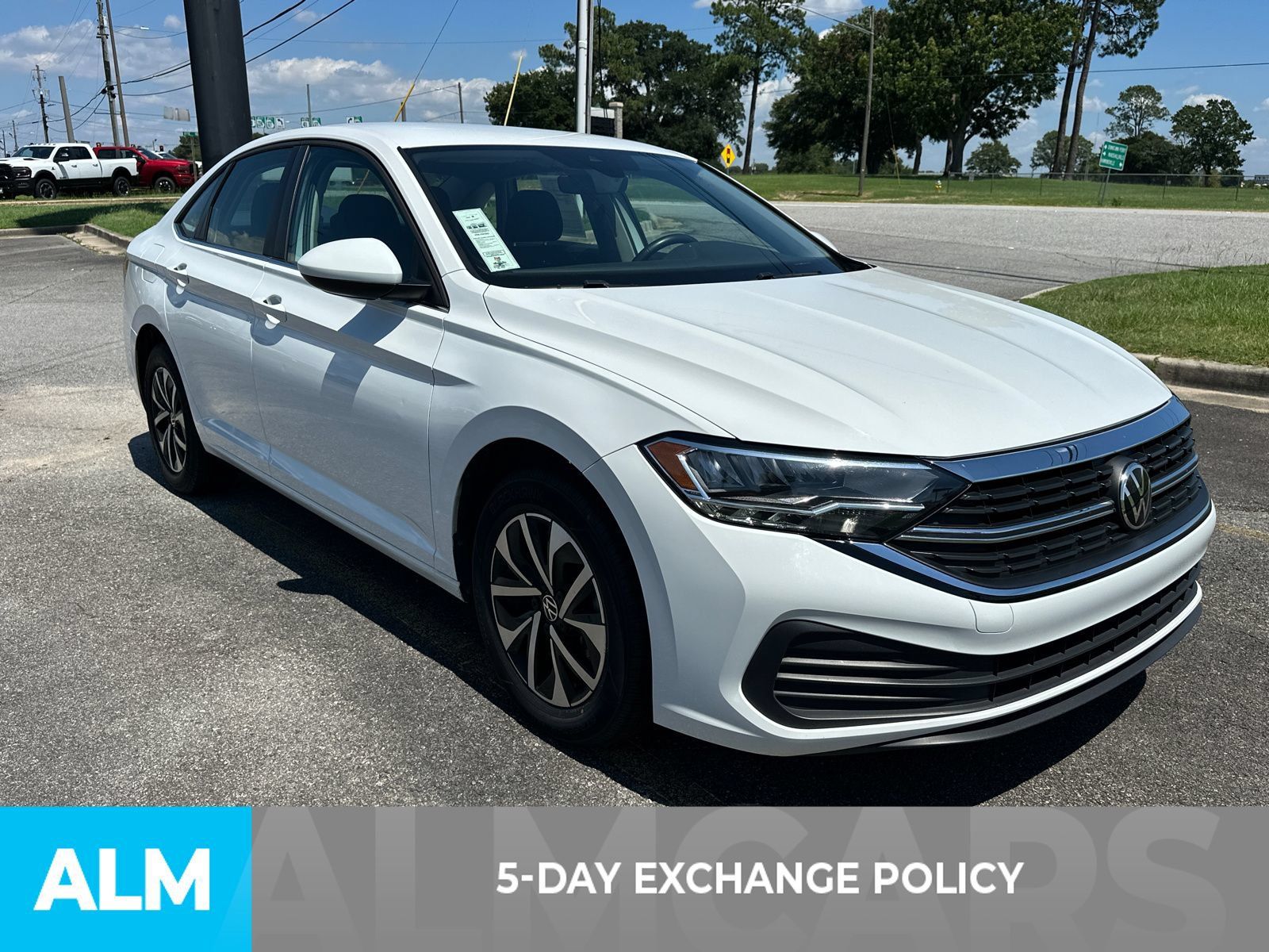 Used 2024 Volkswagen Jetta S FWD image 3