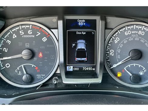 Used 2023 Toyota Tacoma TRD Off-Road AWD/4WD image 28