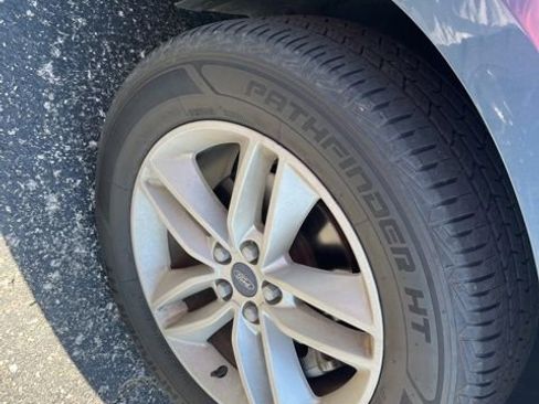 Used 2018 Ford Edge SEL w/ Equipment Group 201A FWD image 3
