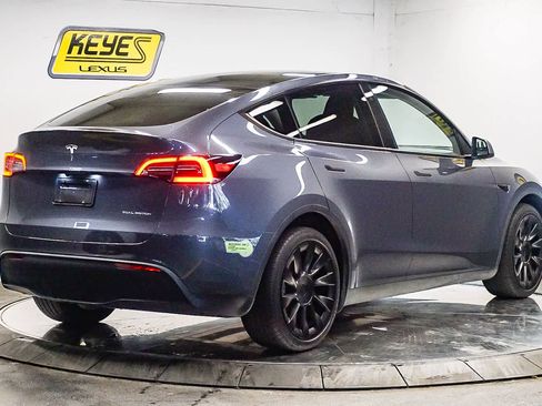 Used 2023 Tesla Model Y Long Range image 4