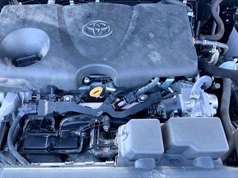 Used 2023 Toyota RAV4 XLE Premium AWD/4WD image 33
