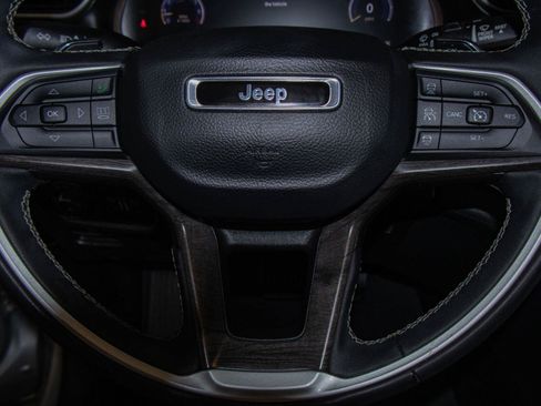 Used 2023 Jeep Grand Cherokee L Limited w/ Luxury Tech Group II AWD/4WD image 12