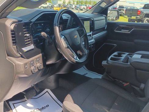 Used 2022 Chevrolet Silverado 1500 LT AWD/4WD image 10