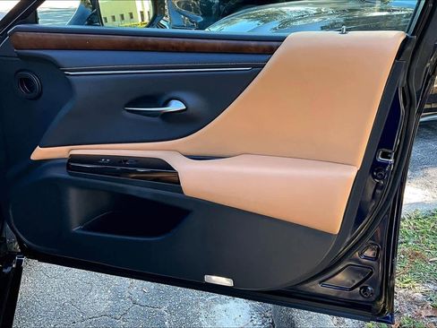 Used 2022 Lexus ES 350 w/ Premium Package image 26