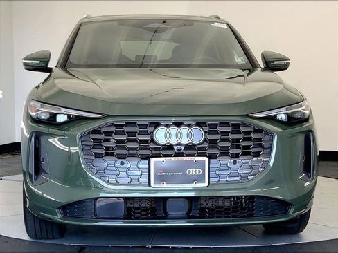 Certified 2025 Audi Q5 Prestige AWD/4WD image 8
