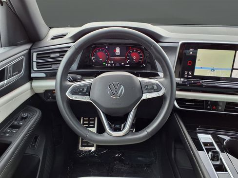 Used 2025 Volkswagen Atlas Cross Sport SEL Premium R-Line image 21