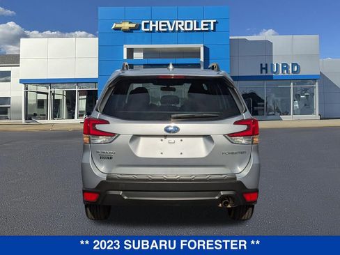 Used 2023 Subaru Forester Premium image 5