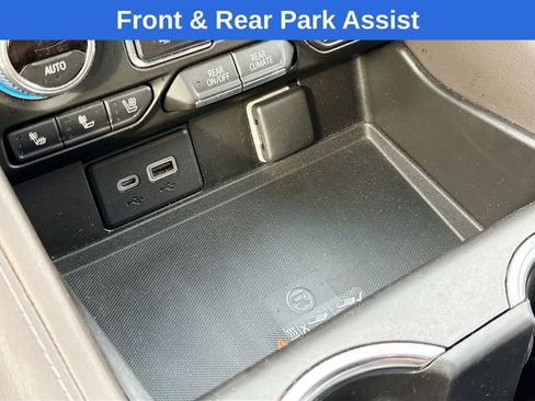 Used 2022 GMC Yukon XL SLT w/ SLT Premium Package image 39