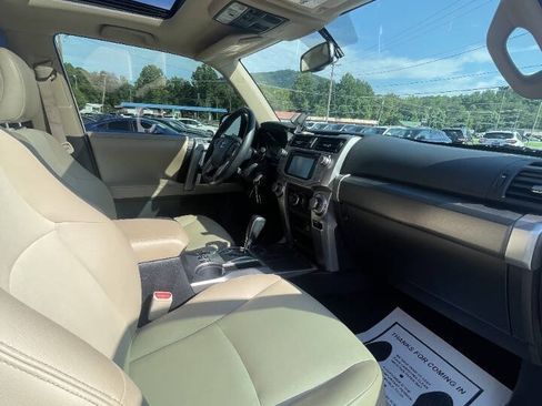 Used 2016 Toyota 4Runner SR5 Premium RWD image 20