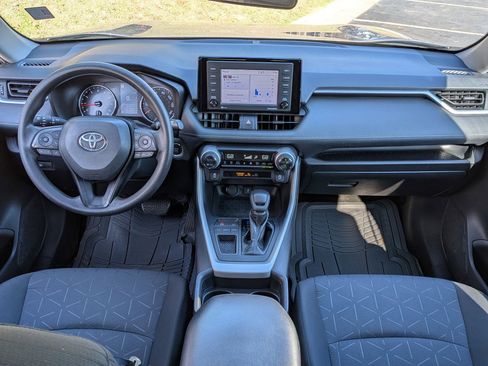 Used 2020 Toyota RAV4 XLE image 28