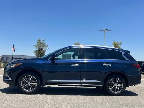 Used 2017 INFINITI QX60 Luxe w/ Premium Plus Package AWD/4WD image 2