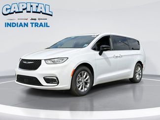 New 2026 Chrysler Pacifica Limited FWD video 1