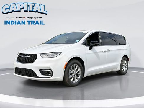 New 2026 Chrysler Pacifica Limited FWD image 1