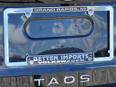 Used 2025 Volkswagen Taos S AWD/4WD image 32
