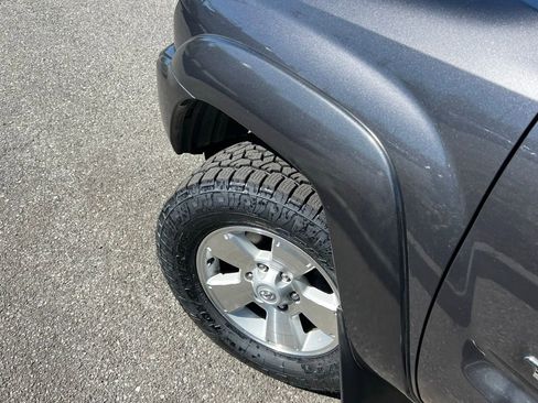 Used 2015 Toyota Tacoma w/ TRD Sport Package image 3