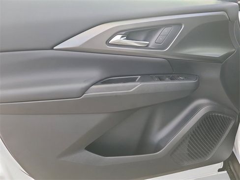 New 2026 Chevrolet Equinox EV LT image 19