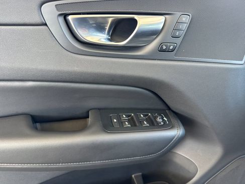 Certified 2025 Volvo XC60 B5 Core image 10